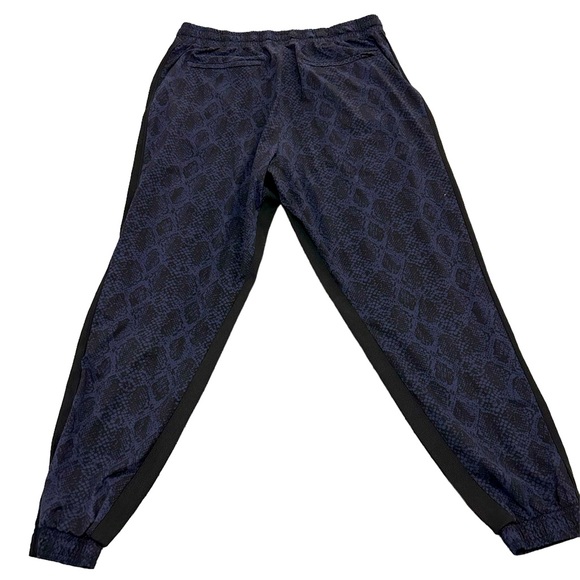 Athleta Brooklyn Jogger Drawstring Blue/Black Python Snakeskin Pant Size 12 - Picture 3 of 4